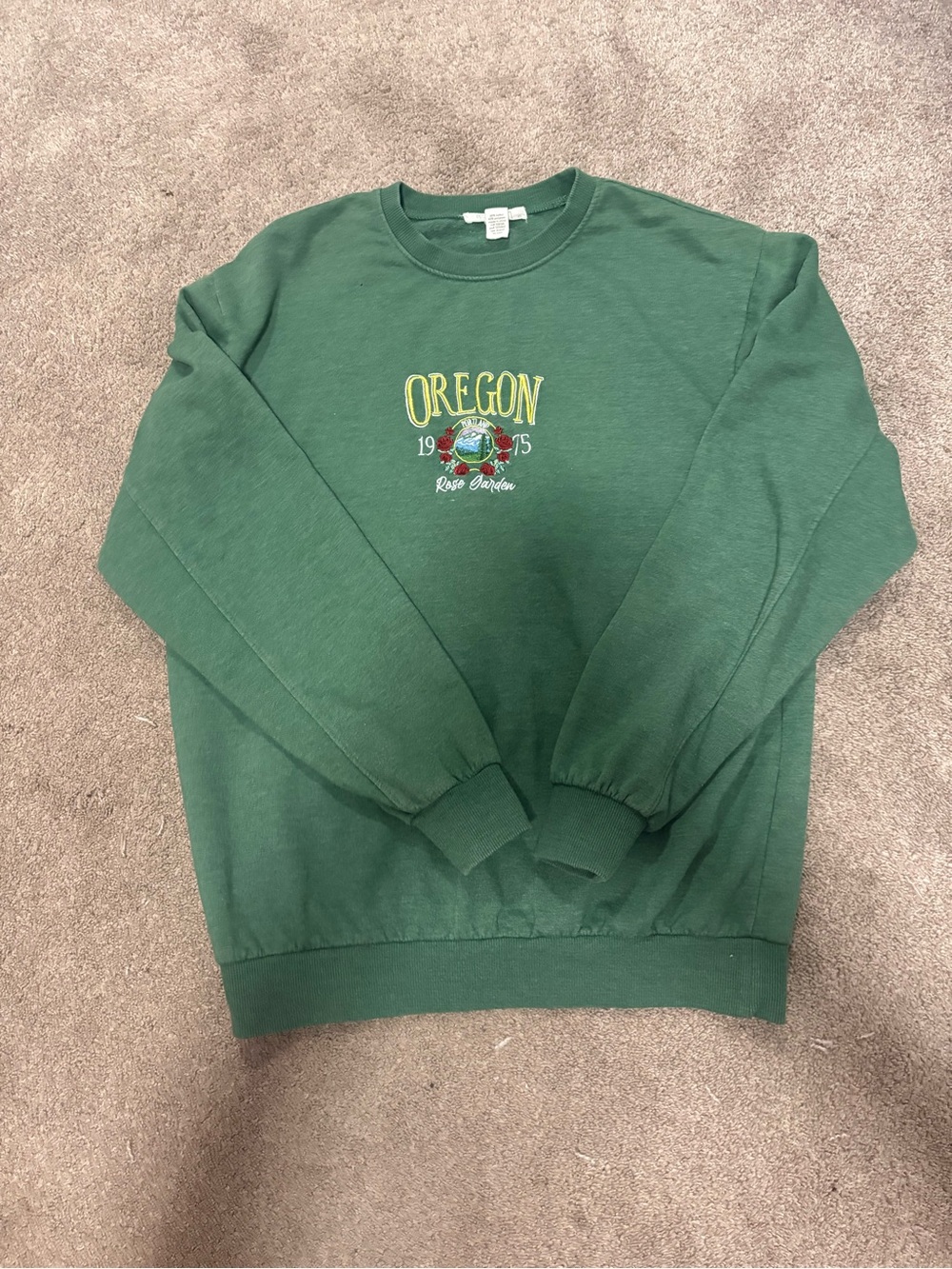 Full Tilt Green Oregon Crewneck Sweatshirt with Multicolor Graphic